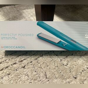 Moroccanoil Perfectly Polished Titanium Flat Iron